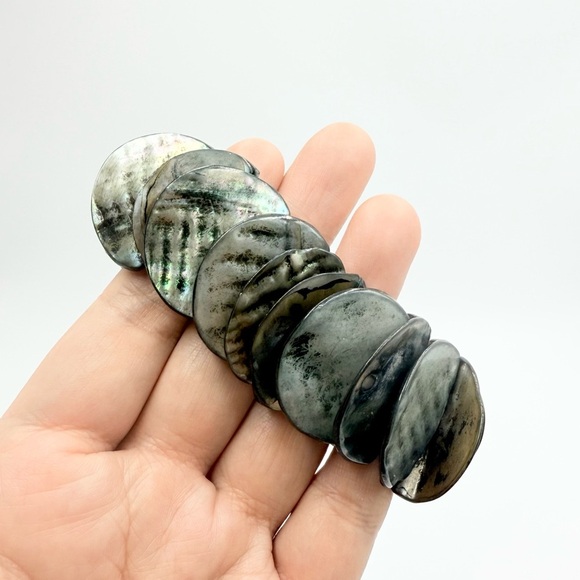 Mother of Pearl Disk Shaped Beads Abalone Stretch Bracelet - Picture 1 of 6
